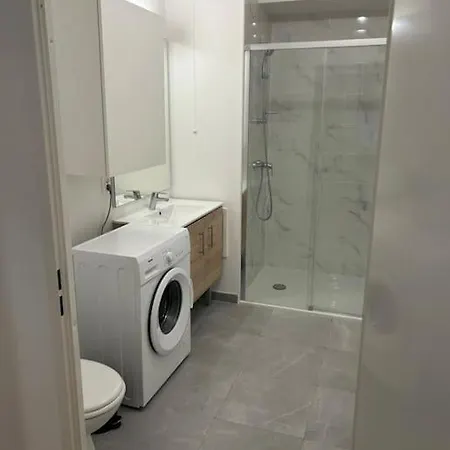 Studio Moderne Apartment Thoiry (Yvelines)